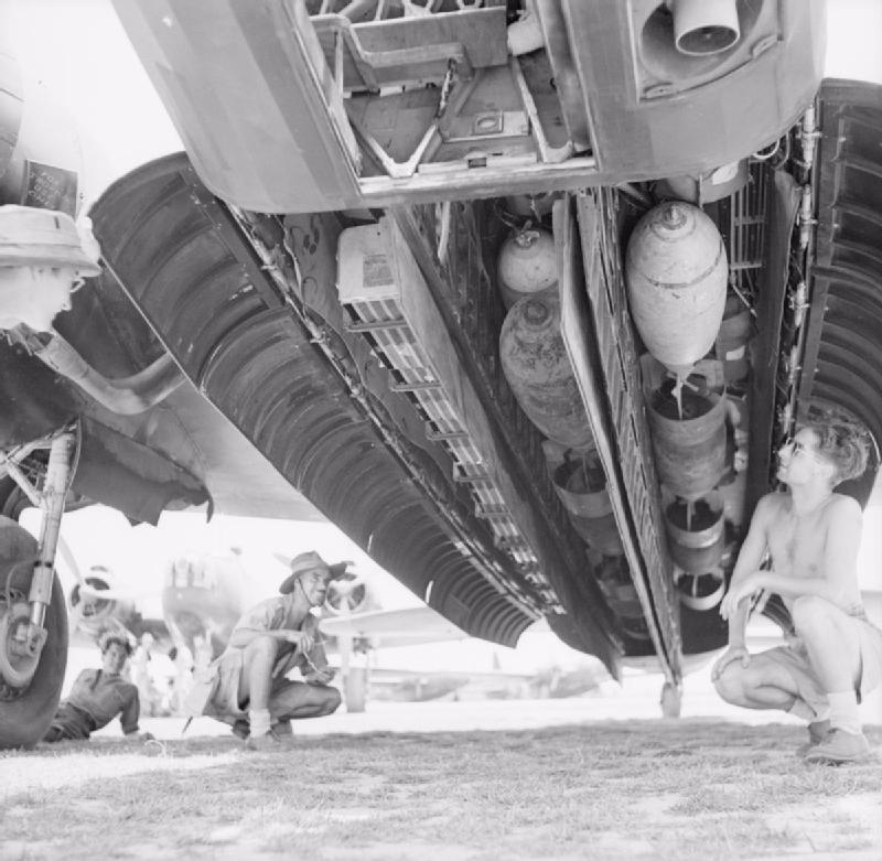 Wellington_bomb_bay_India_WWII_IWM_CF_135.jpg